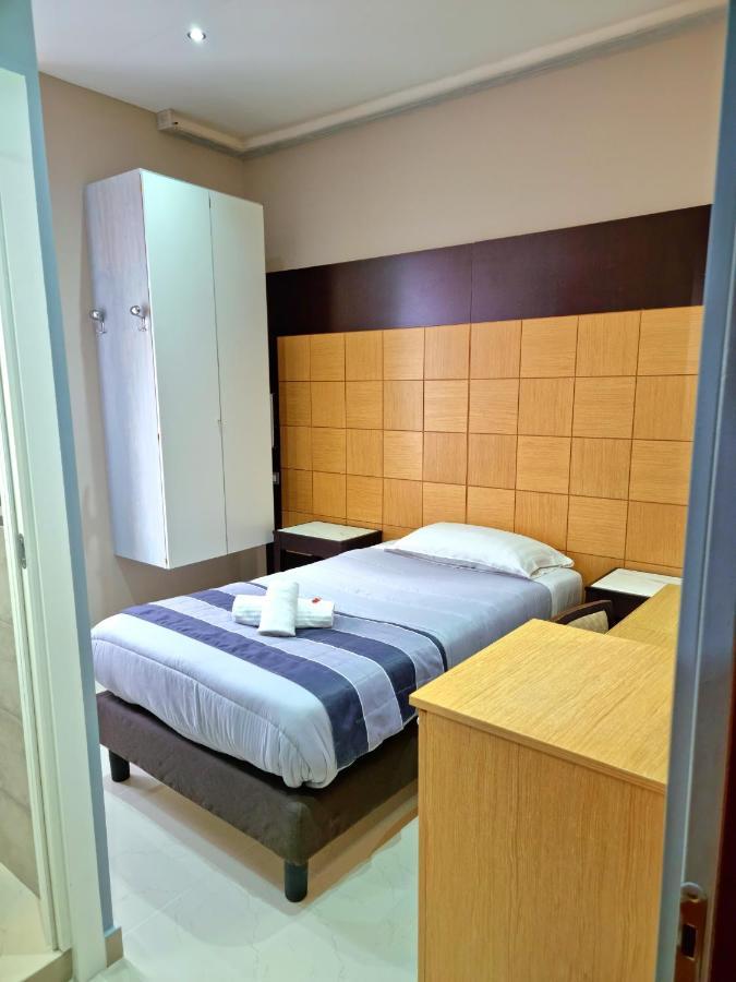 Hotel Fiorella Milano Exterior photo