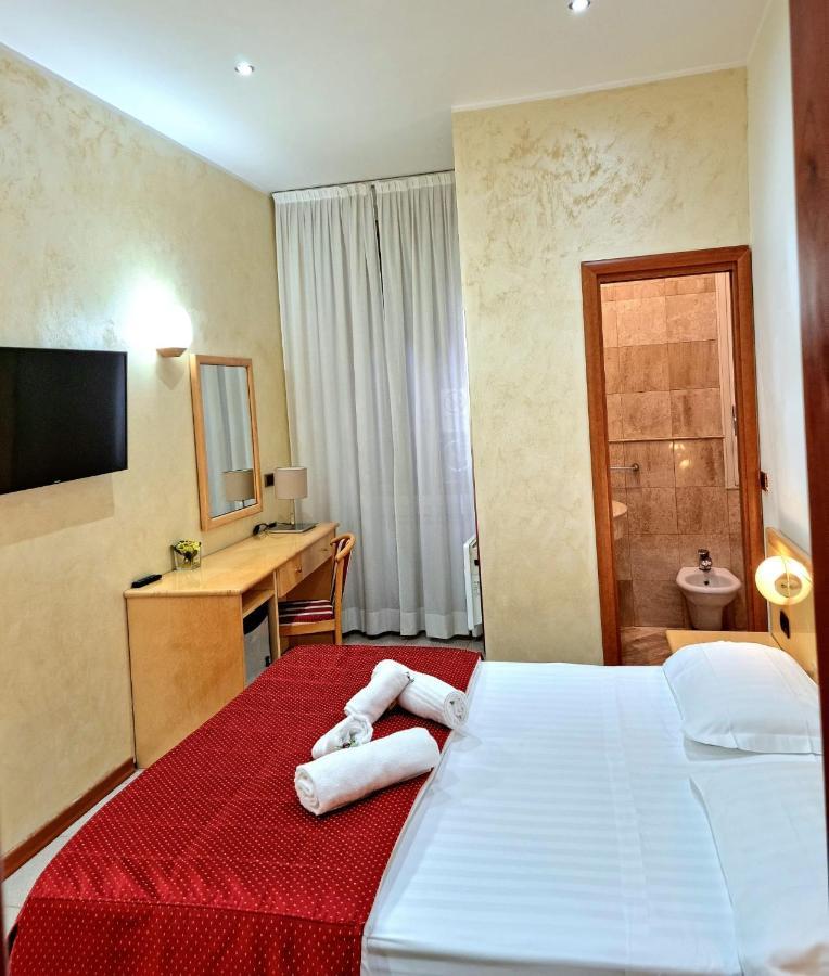 Hotel Fiorella Milano Exterior photo