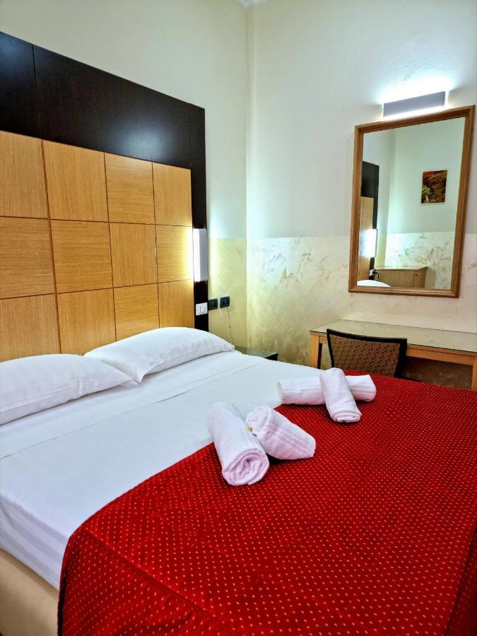 Hotel Fiorella Milano Exterior photo