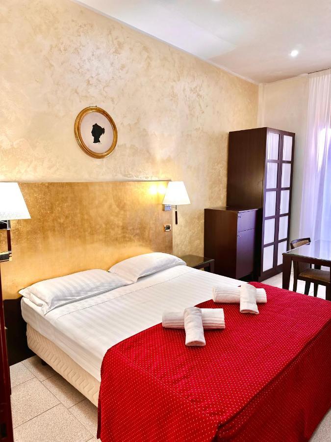 Hotel Fiorella Milano Exterior photo