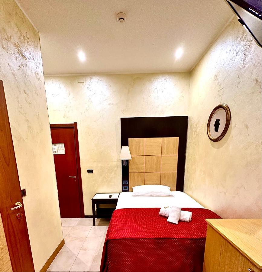 Hotel Fiorella Milano Exterior photo