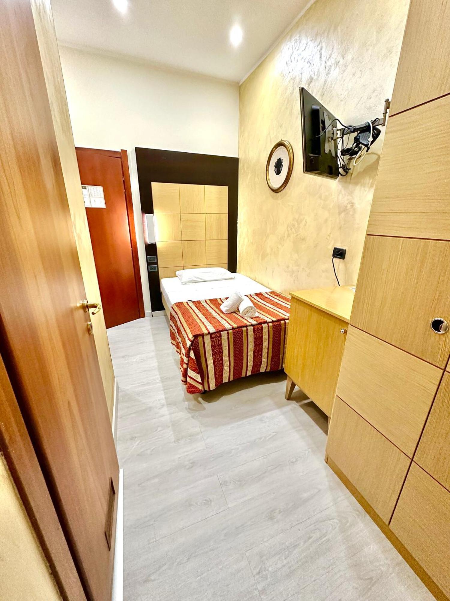 Hotel Fiorella Milano Exterior photo