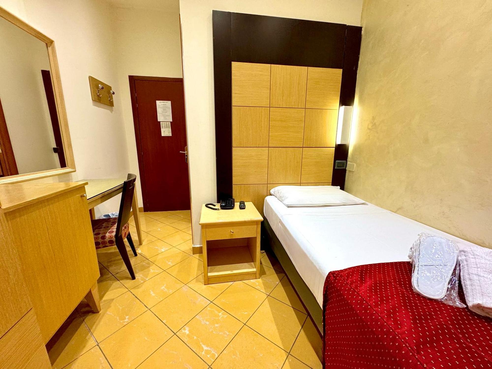 Hotel Fiorella Milano Exterior photo