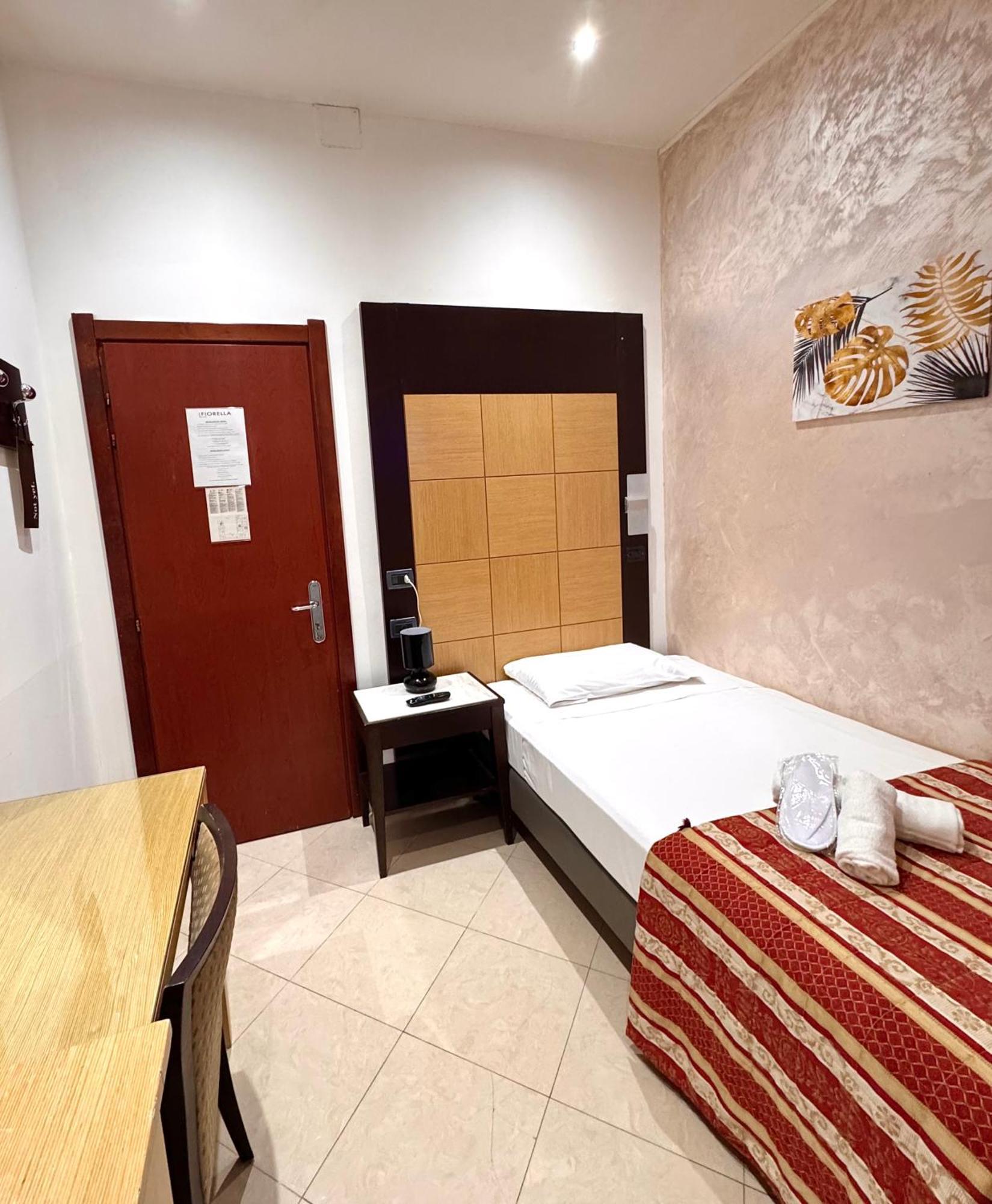 Hotel Fiorella Milano Exterior photo