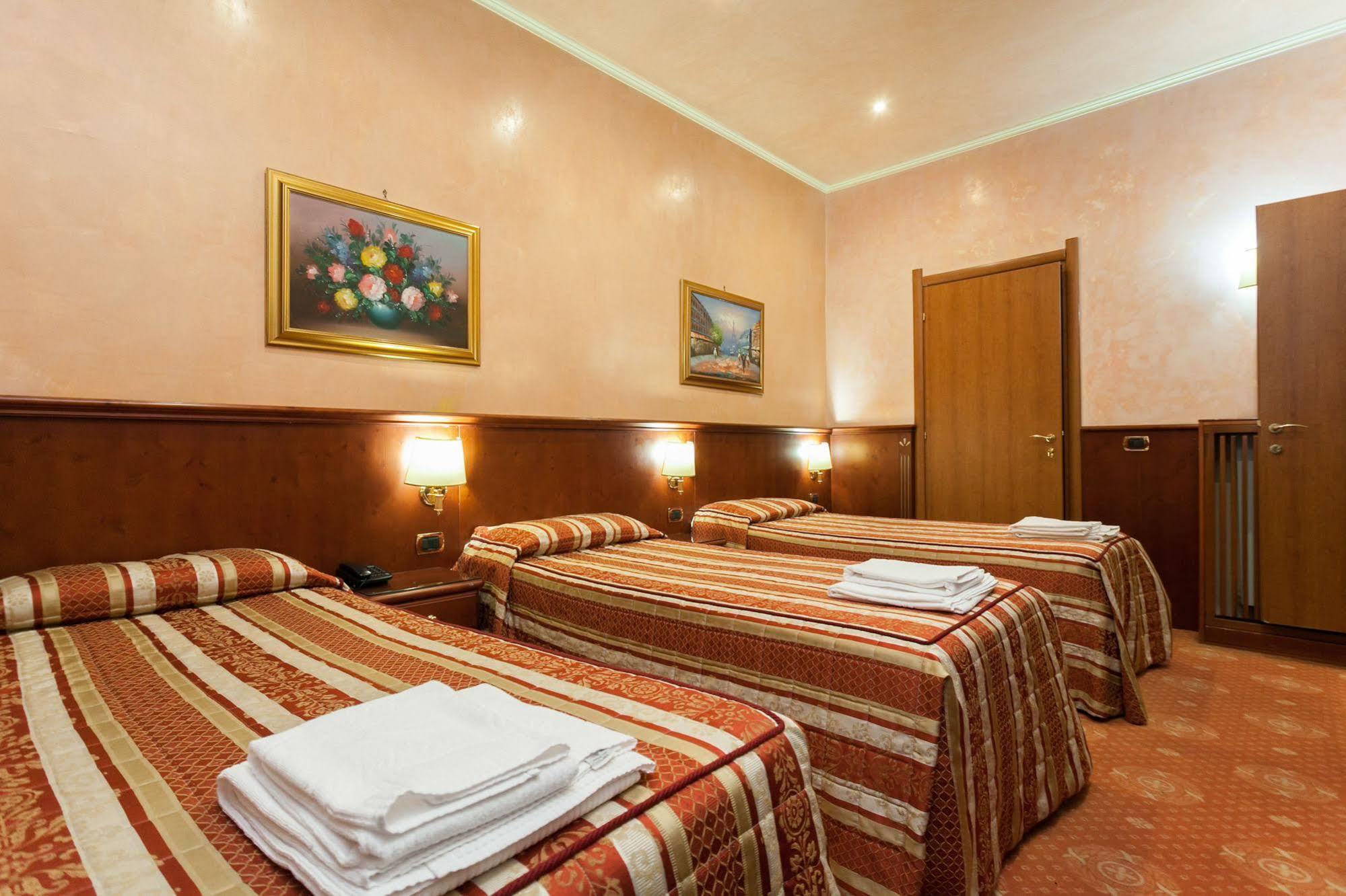 Hotel Fiorella Milano Exterior photo
